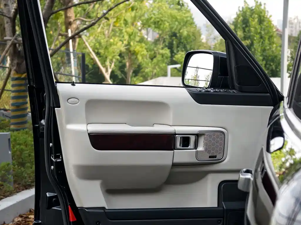 Land Rover Range Rover — миниатюра 11