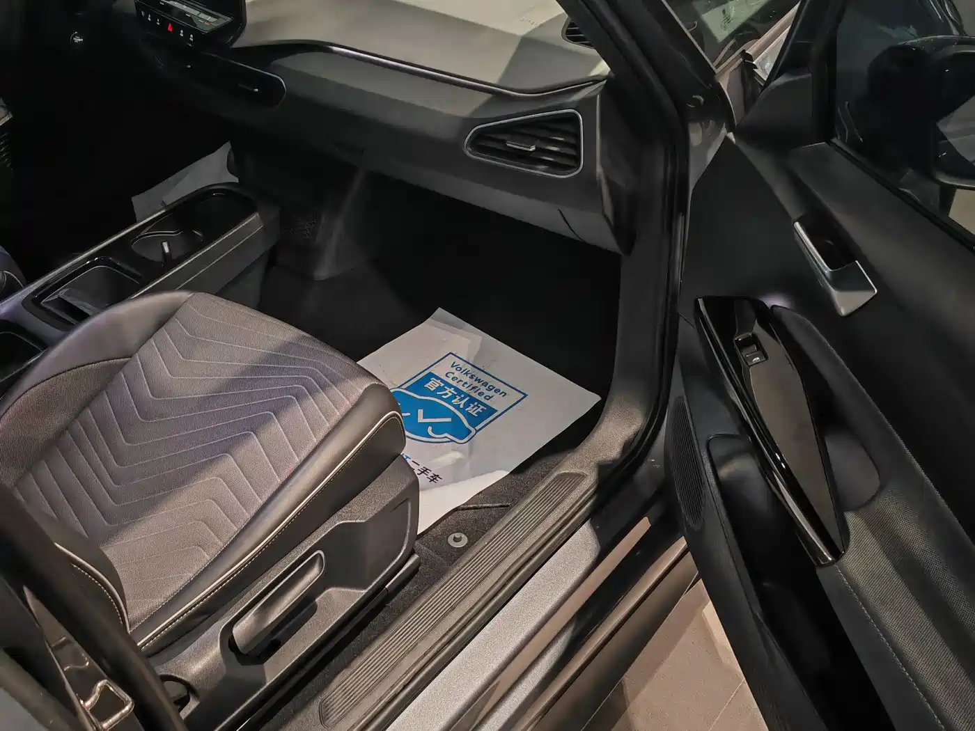 Volkswagen ID.3 2023 Silver/gray из Китая, фото 6