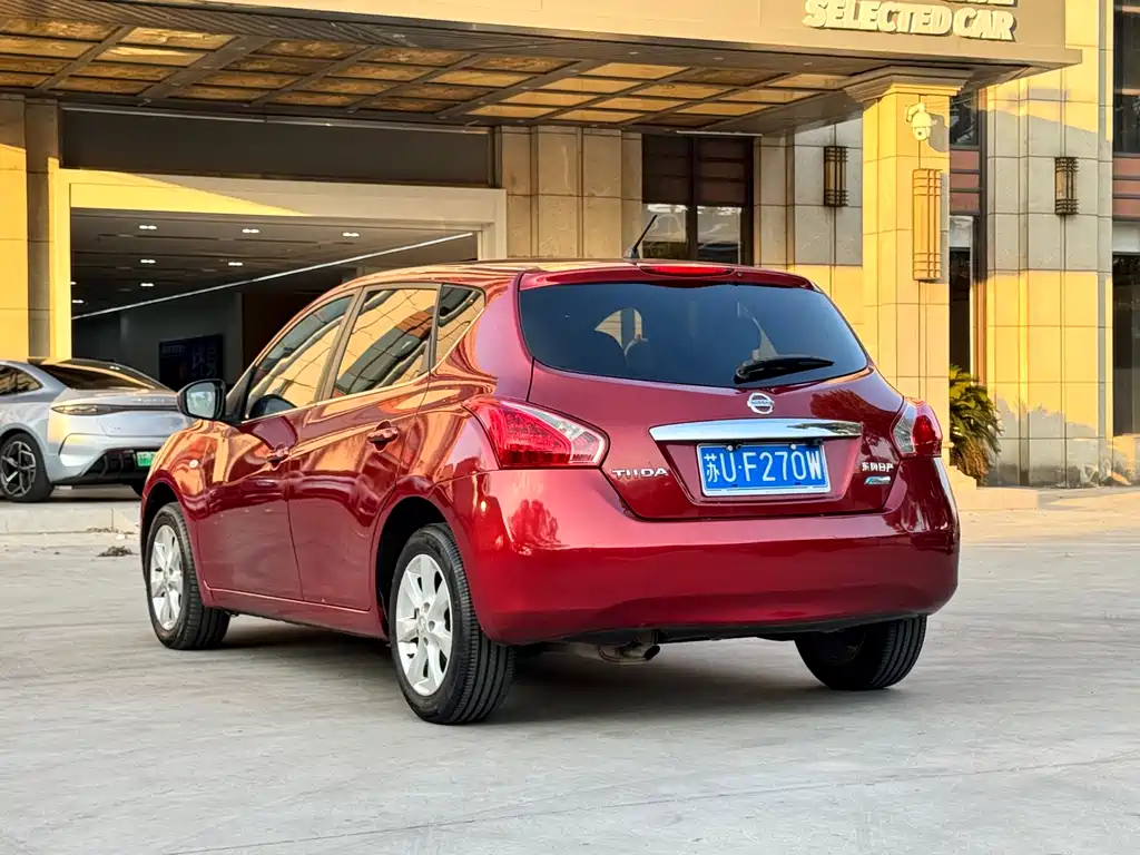 Nissan Tiida 2014 1.6L CVT Comfort