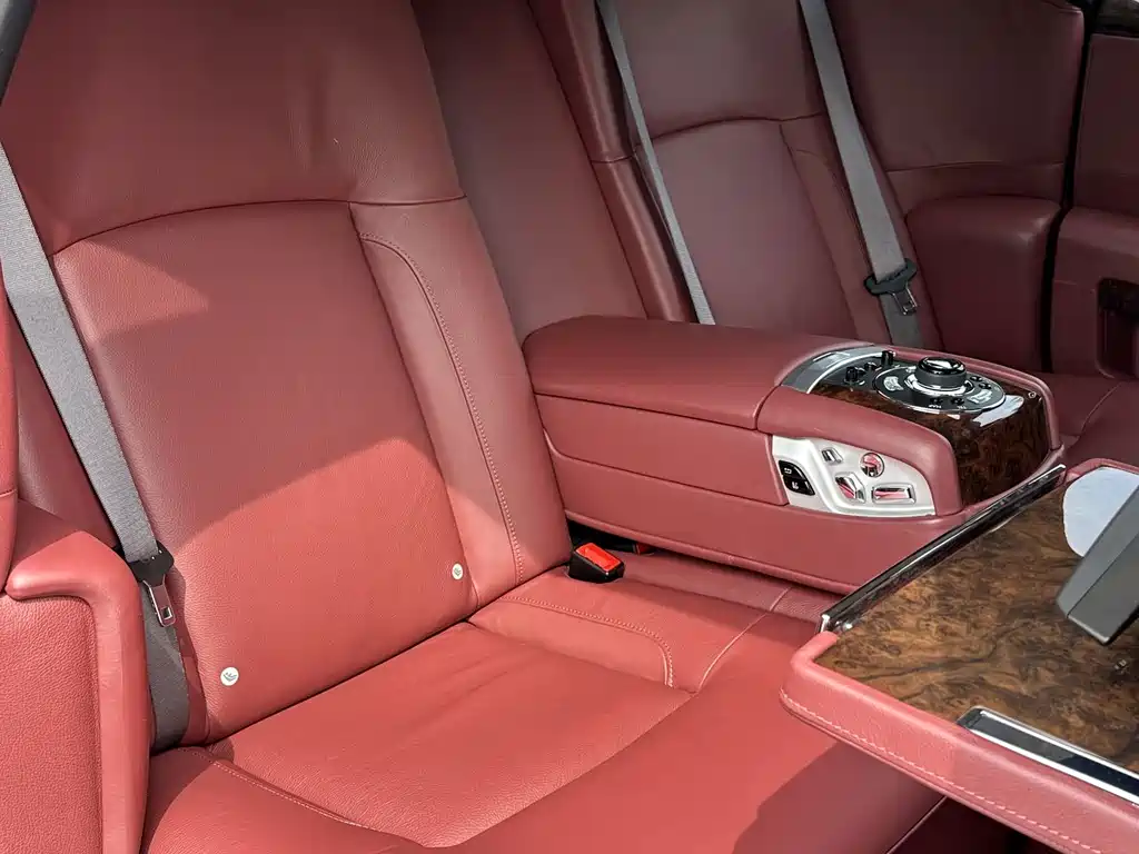 Rolls-Royce Ghost — миниатюра 14