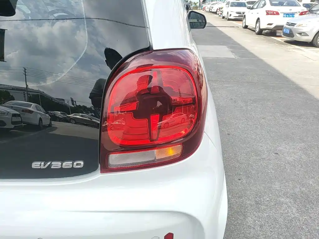 Roewe Clever — миниатюра 8