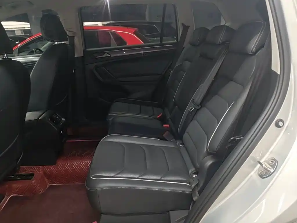 Volkswagen Tiguan L — миниатюра 17