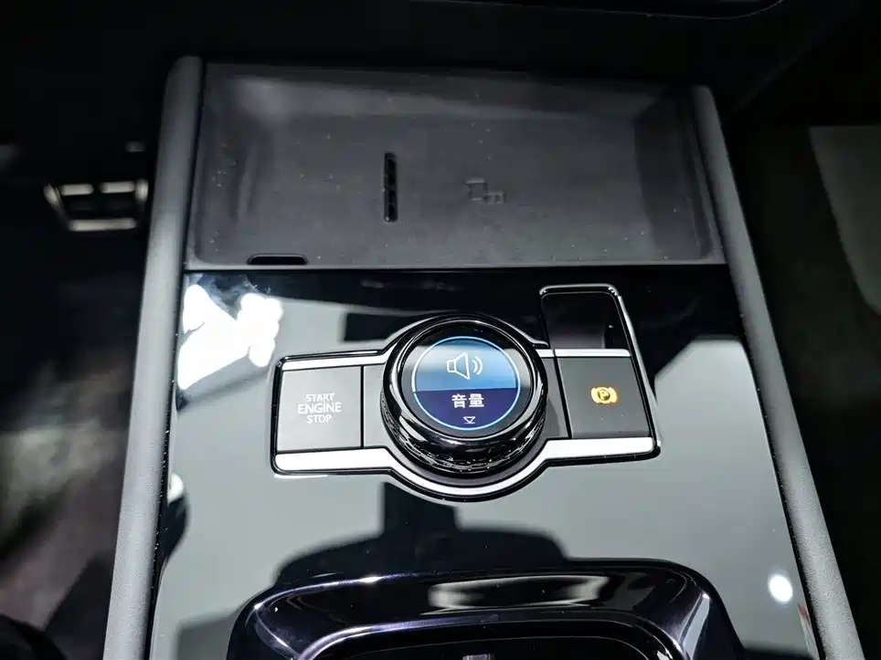 Volkswagen Tiguan L — миниатюра 13