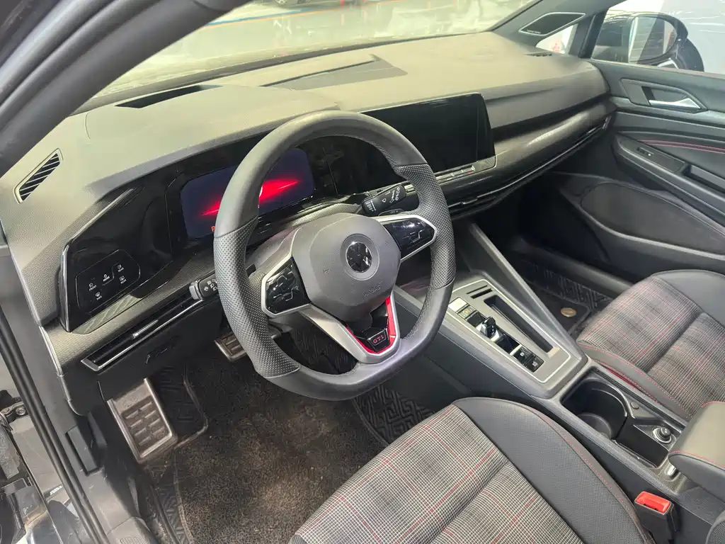 Volkswagen Golf GTI — миниатюра 6