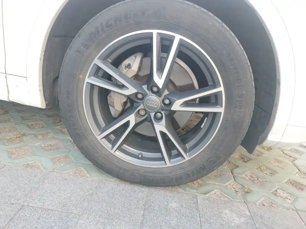 Audi Q5L — миниатюра 9