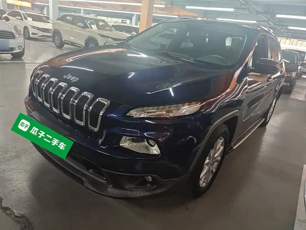 Купить Jeep Cherokee