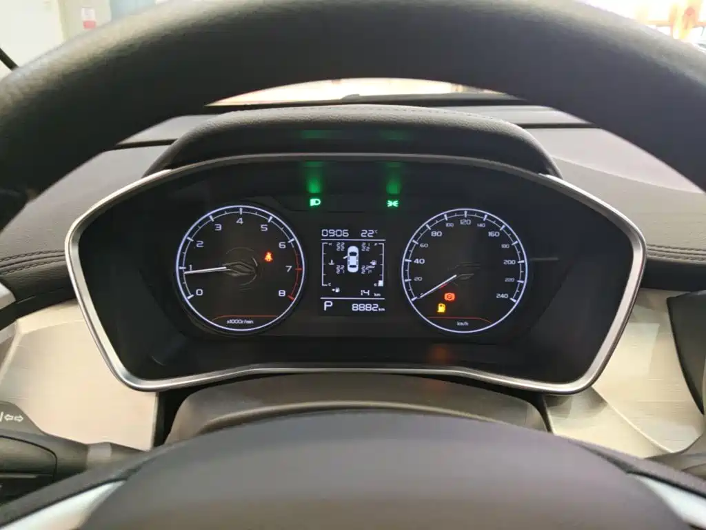 Geely Binyue — миниатюра 12