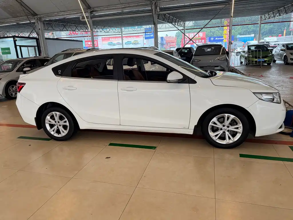 MG MG GT — миниатюра 5