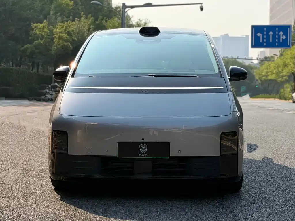 Li Auto Li MEGA — миниатюра 2