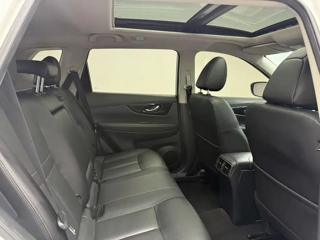 Nissan X-Trail — миниатюра 8