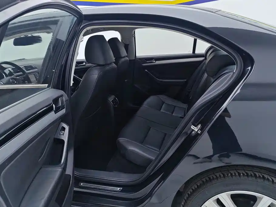 Volkswagen Sagitar — миниатюра 11