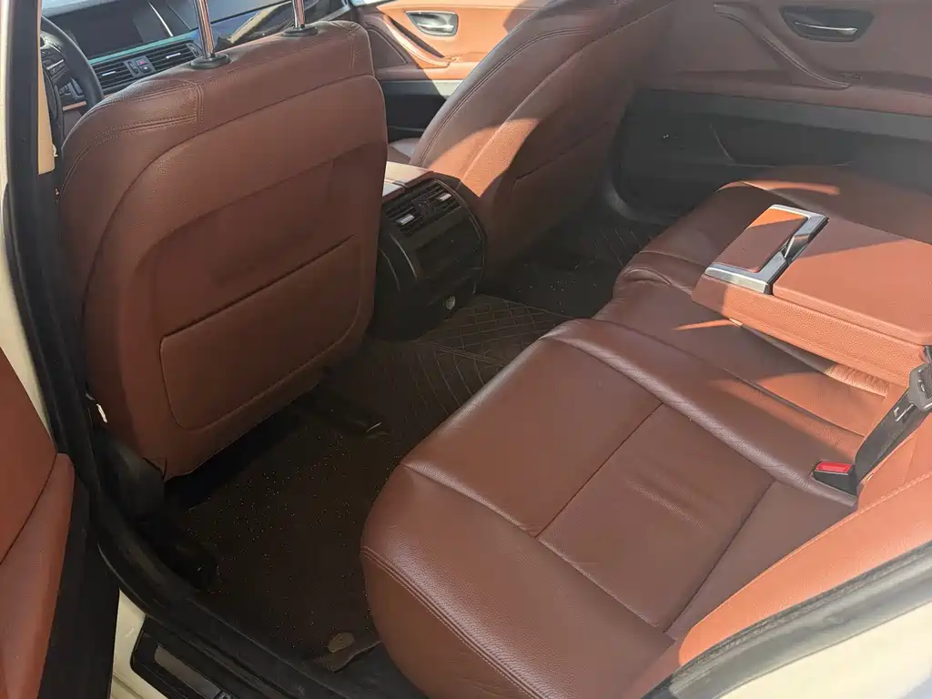BMW 5 Series — миниатюра 3