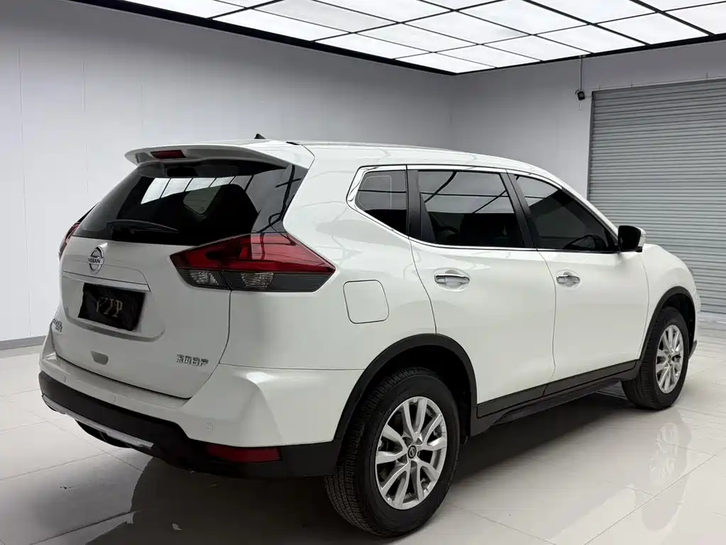 Nissan X-Trail — миниатюра 3