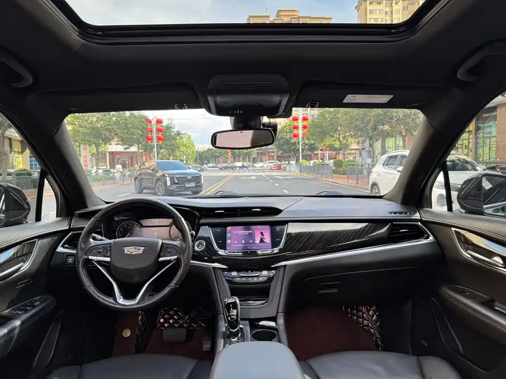 Cadillac XT6 — миниатюра 11