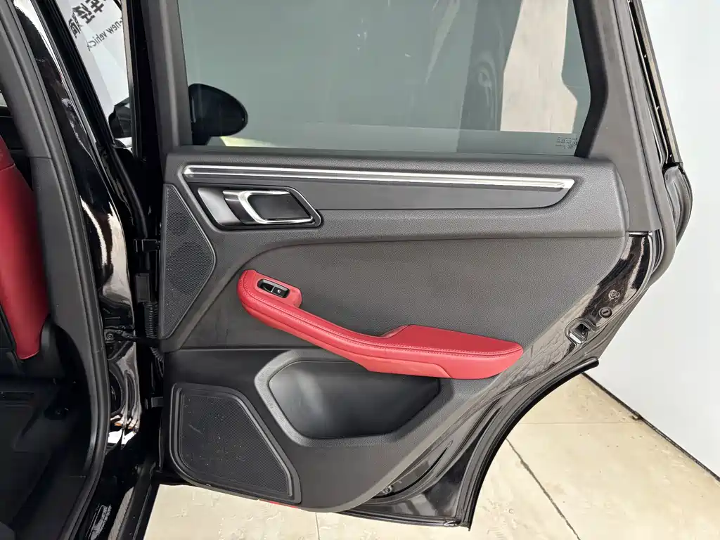Porsche Macan — миниатюра 23