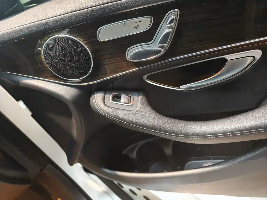 Mercedes-Benz GLC — миниатюра 14