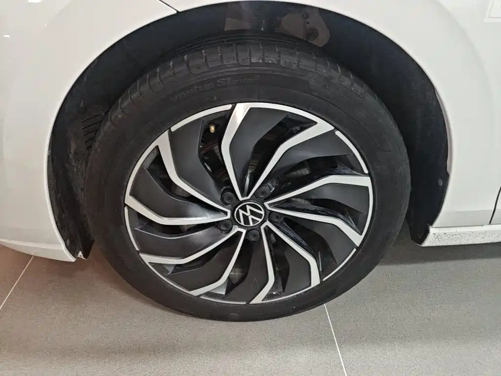 Volkswagen Golf — миниатюра 23