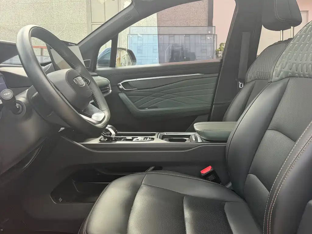 Geely Haoyue L — миниатюра 13