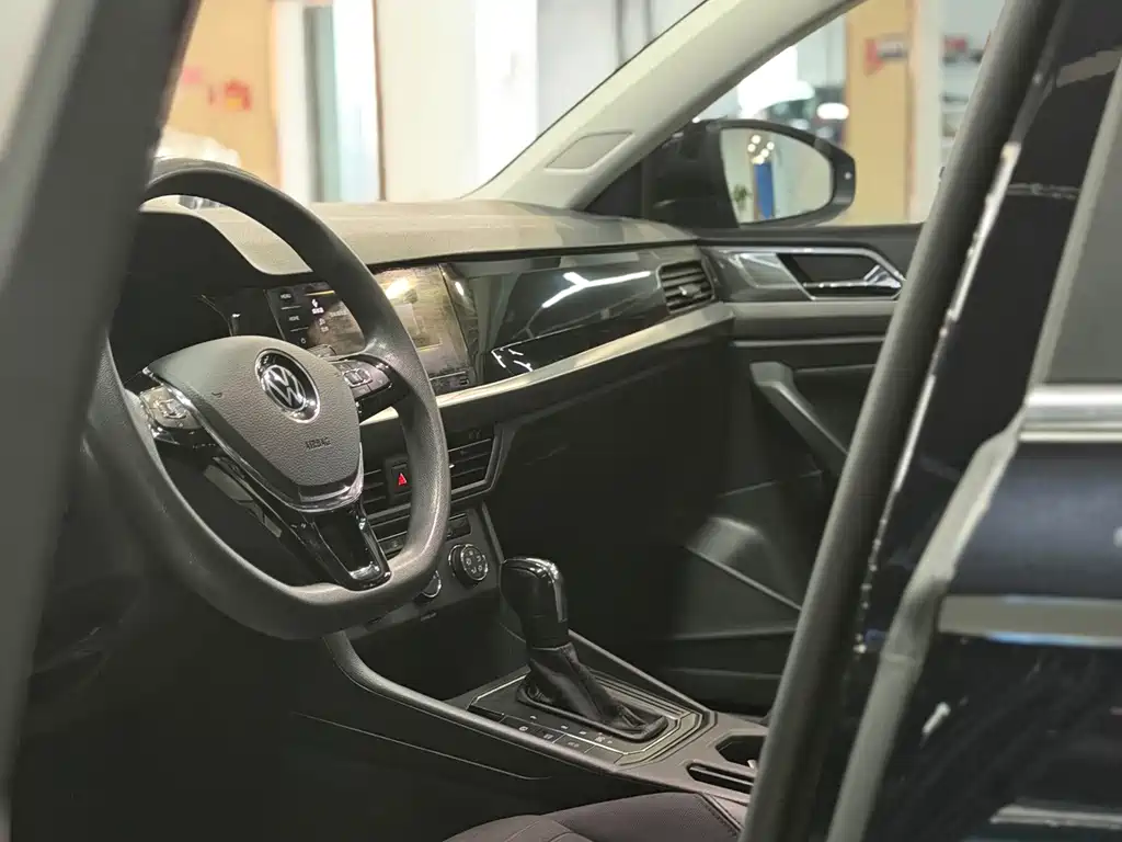Volkswagen Lavida — миниатюра 4