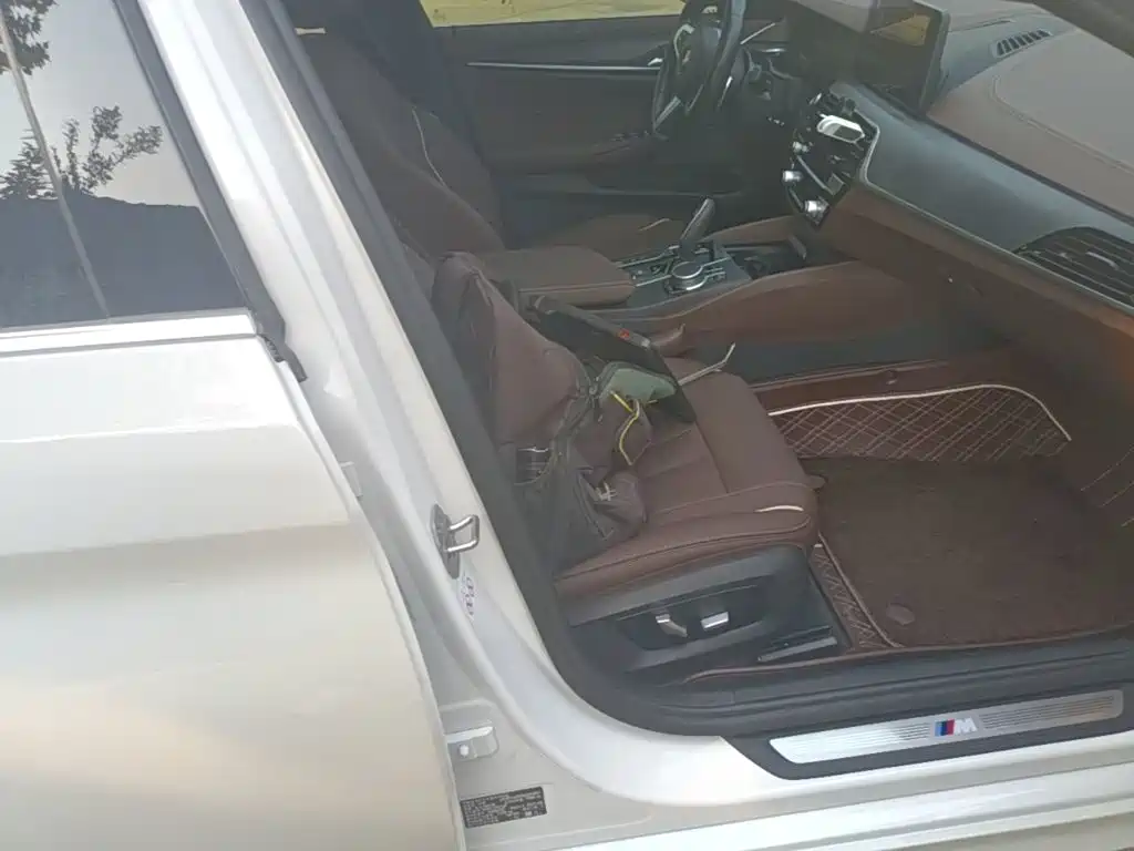 BMW 5 Series — миниатюра 25
