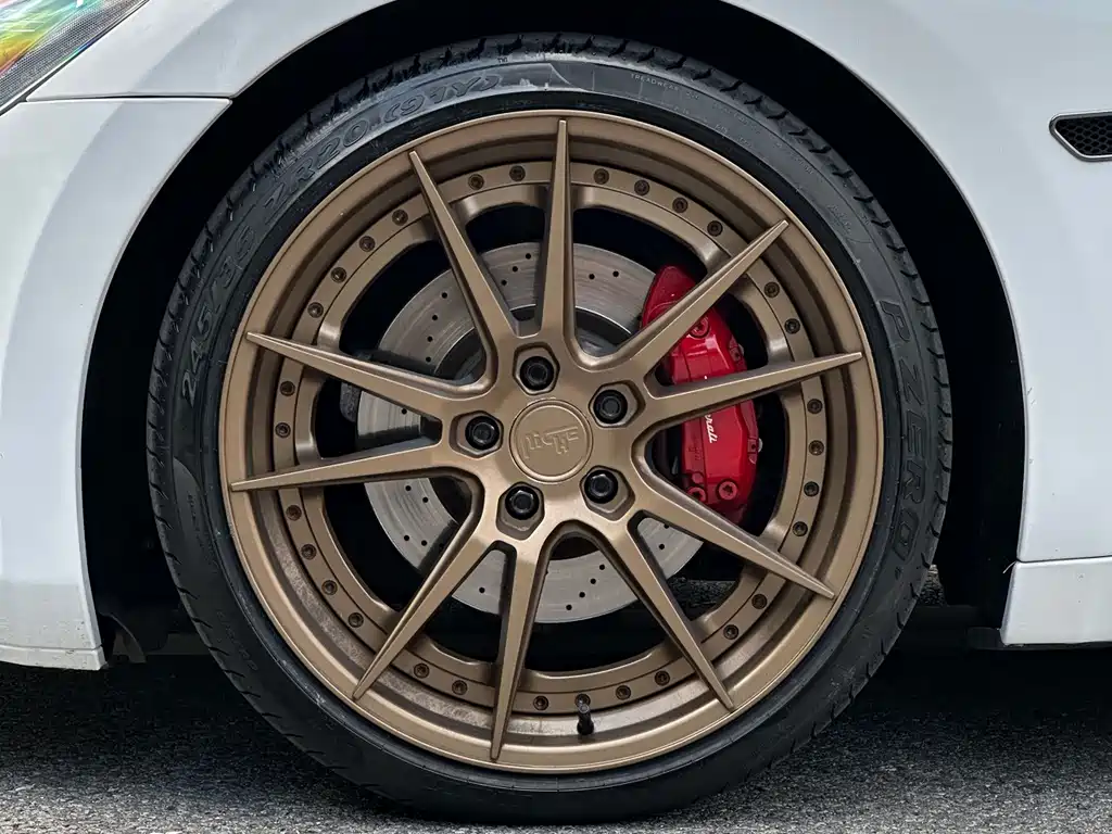Maserati GranTurismo — миниатюра 8