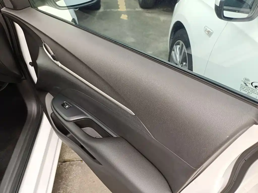 Buick Excelle — миниатюра 9