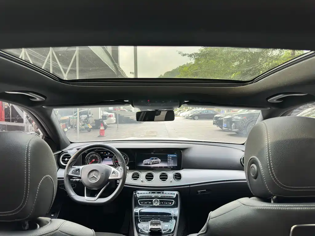 Mercedes-Benz E-Class — миниатюра 18