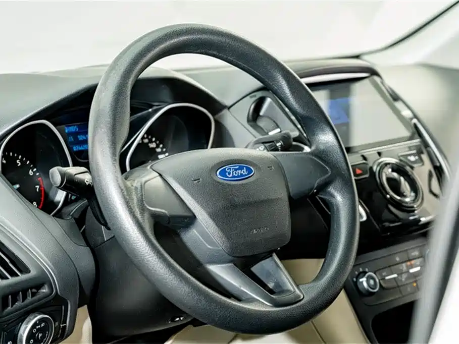 Ford Focus 2015 1.6L AT Comfort