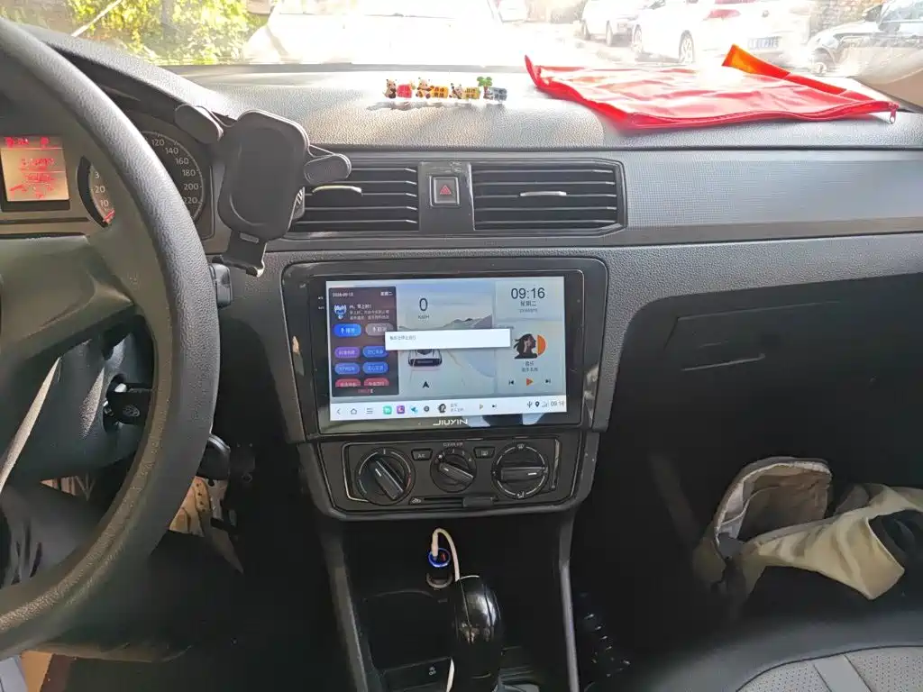 Volkswagen Santana — миниатюра 9