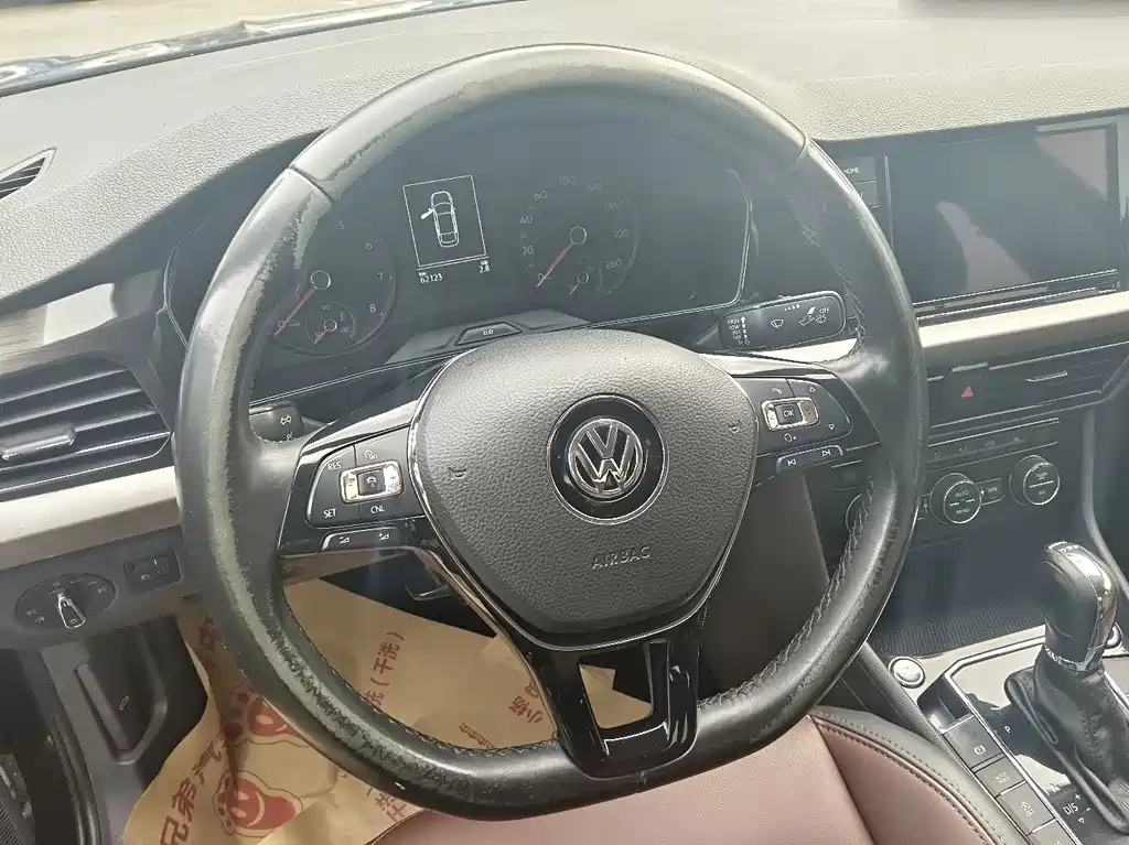 Volkswagen Lavida — миниатюра 4