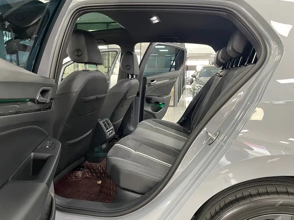 Volkswagen Golf — миниатюра 6