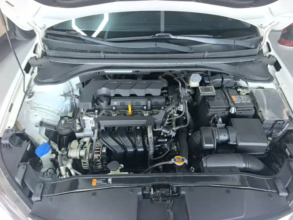 Hyundai Elantra — миниатюра 20