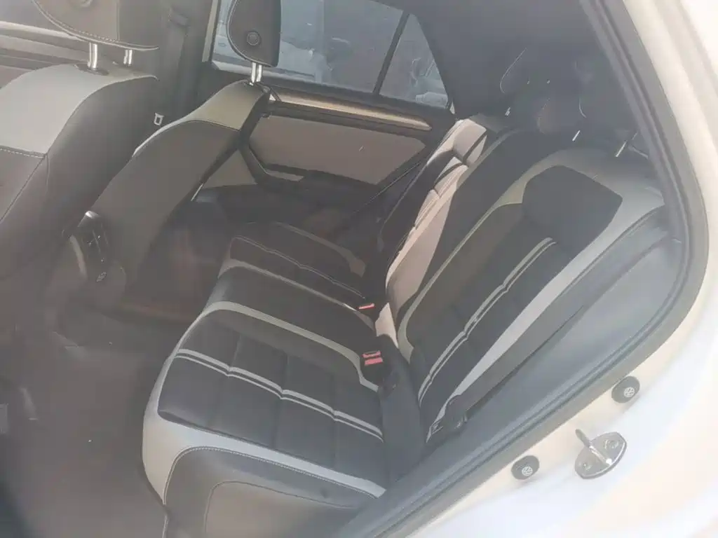 Volkswagen T-Roc — миниатюра 17