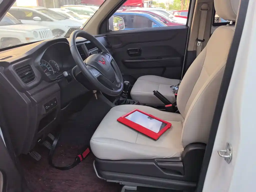 Wuling Hongguang V — миниатюра 15