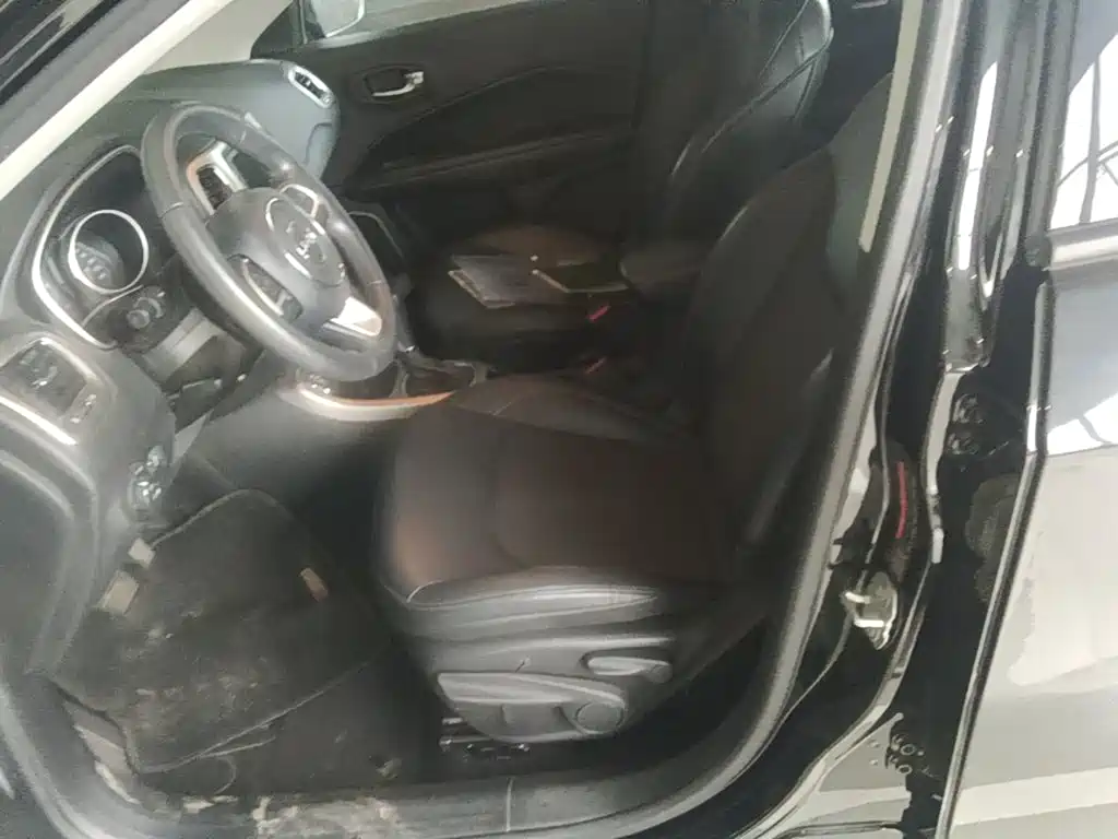Jeep Compass — миниатюра 15