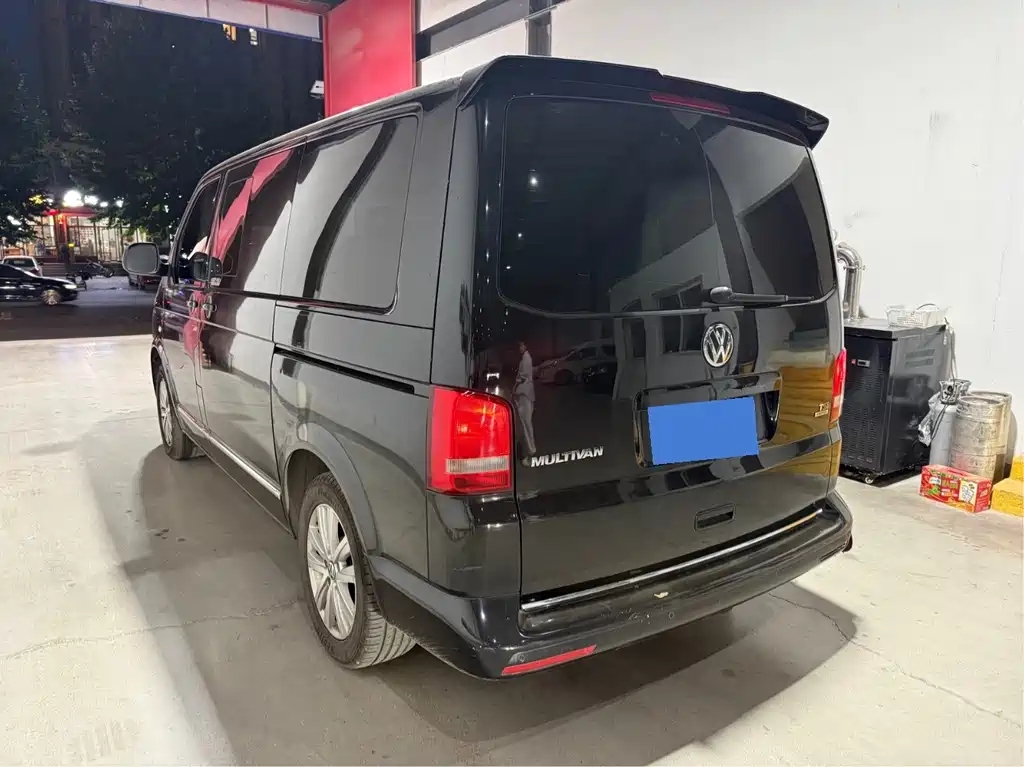 Volkswagen Multivan — миниатюра 4