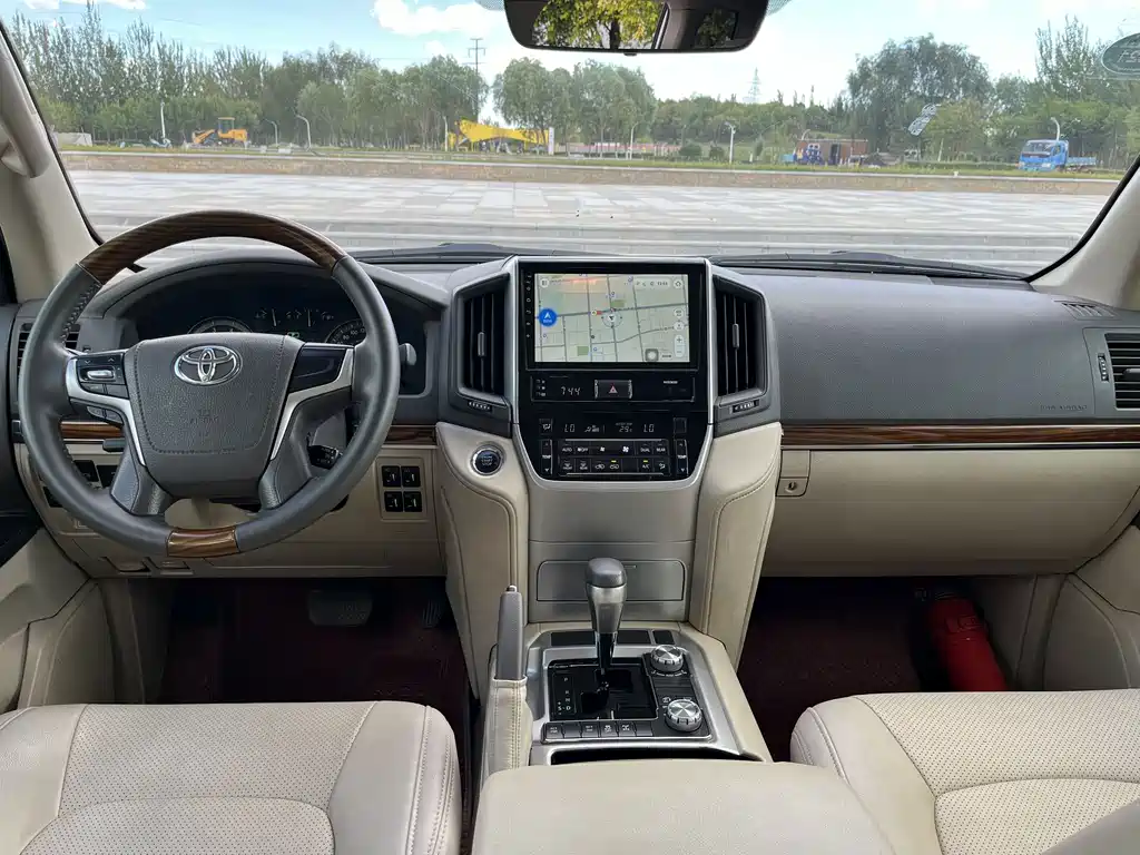 Toyota Land Cruiser — миниатюра 7