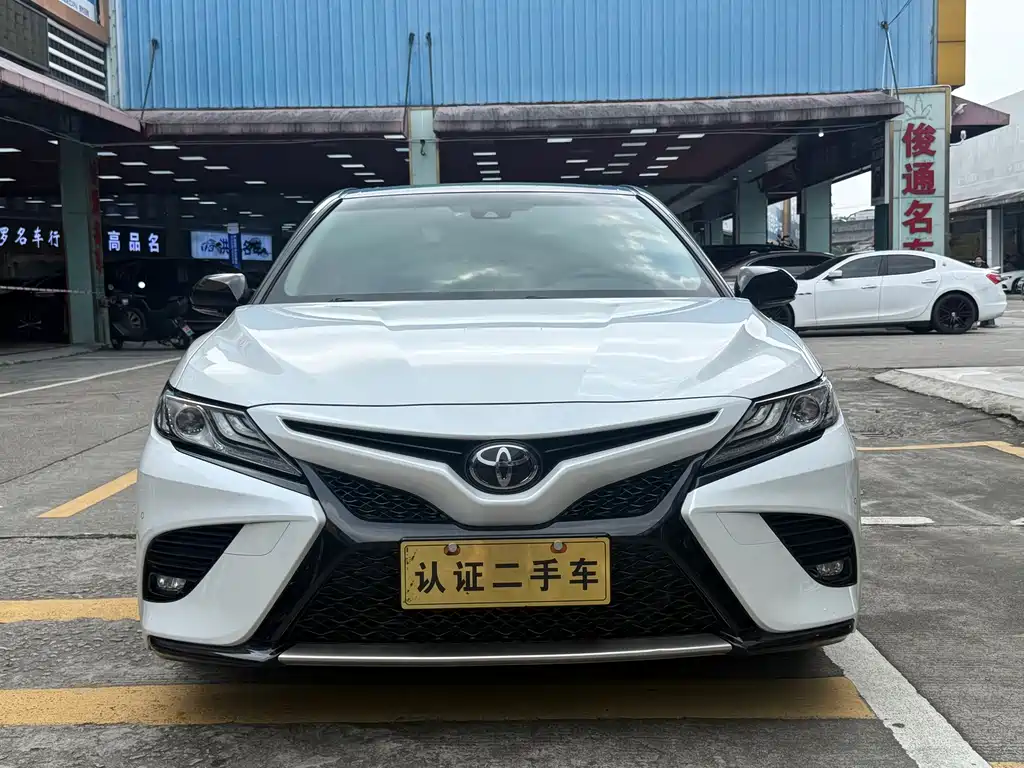 Toyota Camry — миниатюра 2