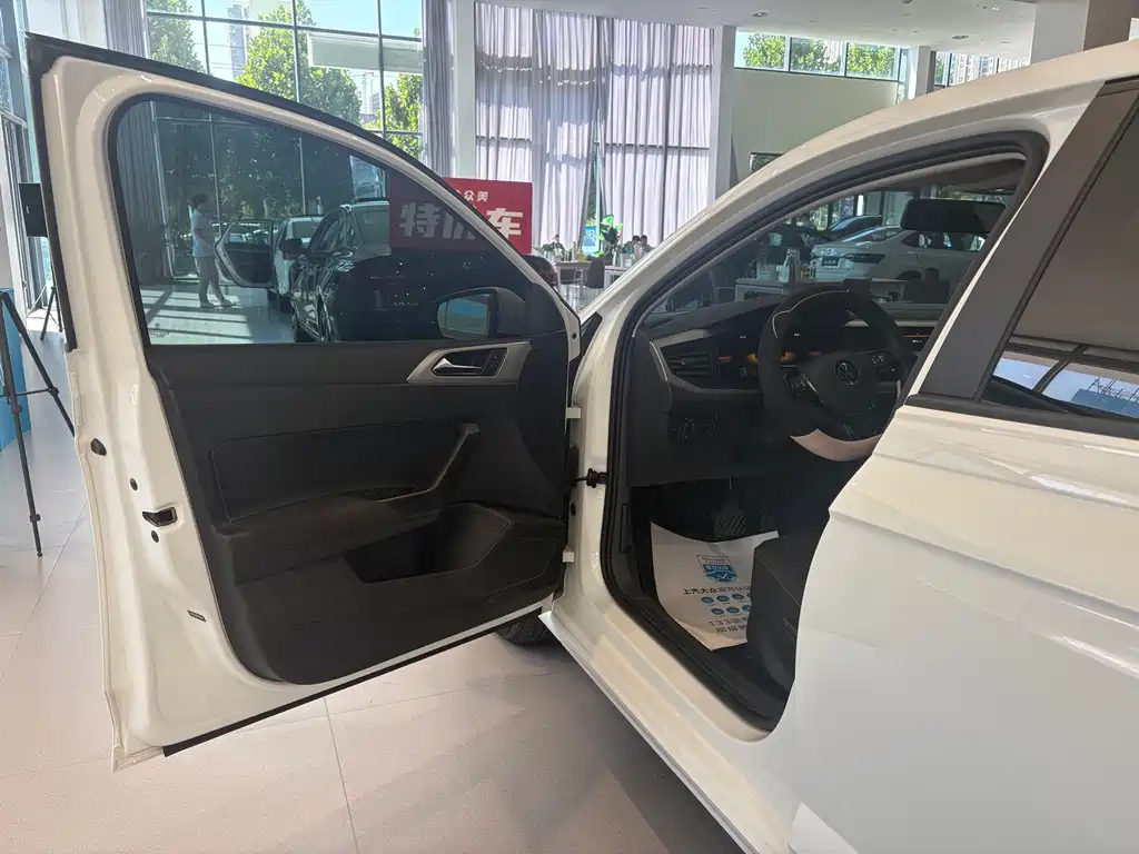 Volkswagen Polo — миниатюра 7
