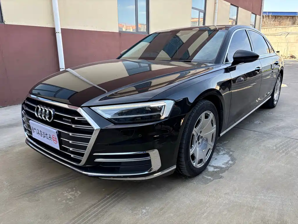 AUDI A8