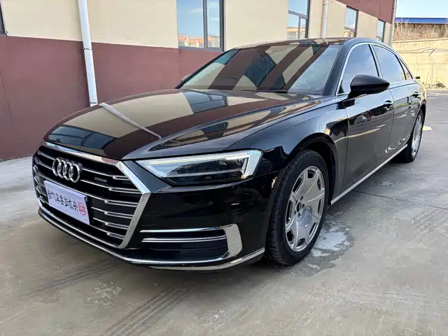 AUDI A8