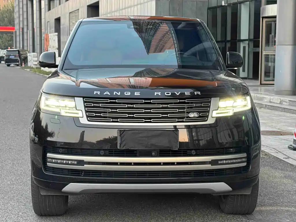 Land Rover Range Rover 2024 3.0 L6 400PS Long Wheelbase мест