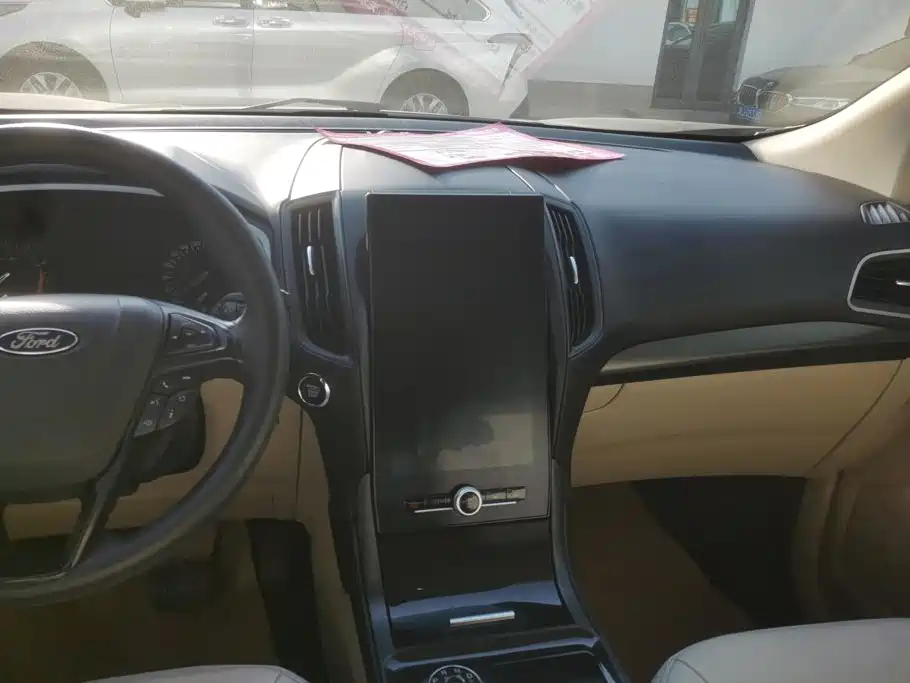 Ford Edge — миниатюра 13