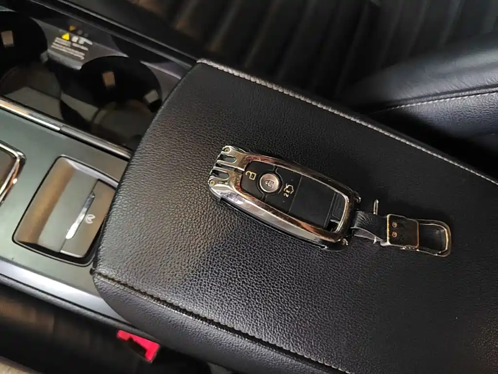 Ford Mondeo — миниатюра 9