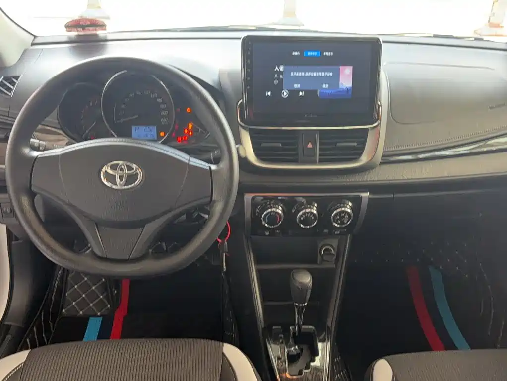 Toyota Yaris L — миниатюра 16