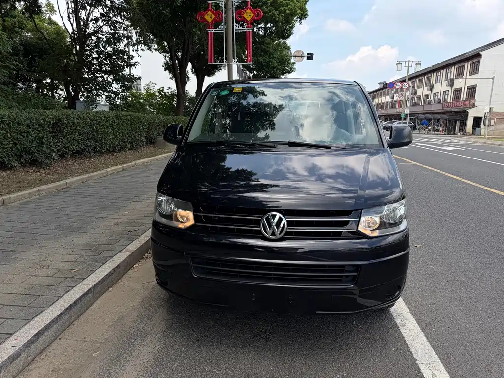 Volkswagen Caravelle — миниатюра 2