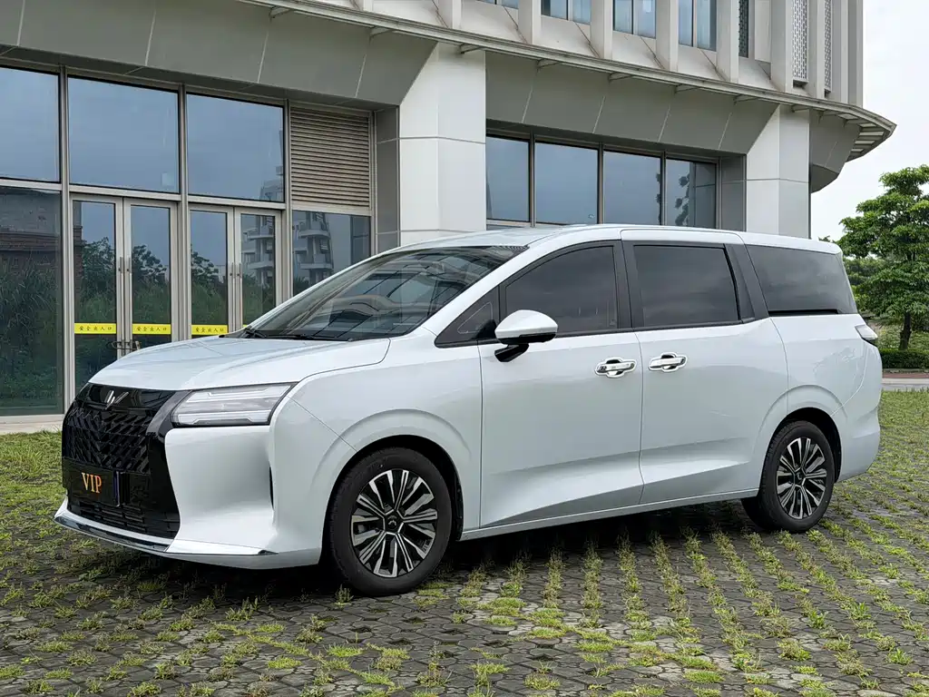 Wuling 730 2025 1.5T CVT Elite