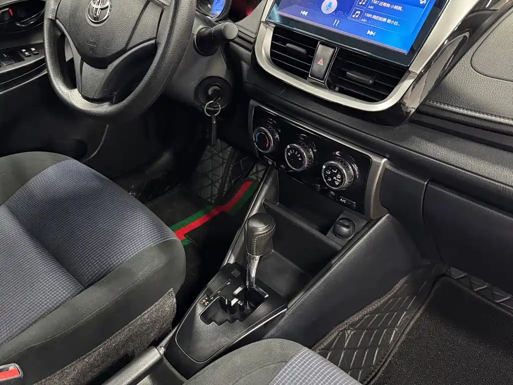 Toyota Yaris L — миниатюра 21
