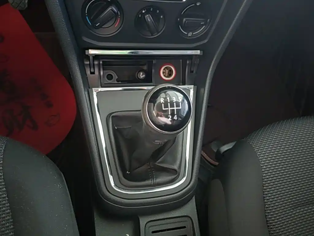 Volkswagen Bora — миниатюра 14