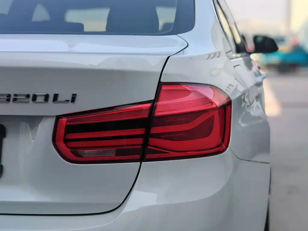 BMW 3 Series — миниатюра 10